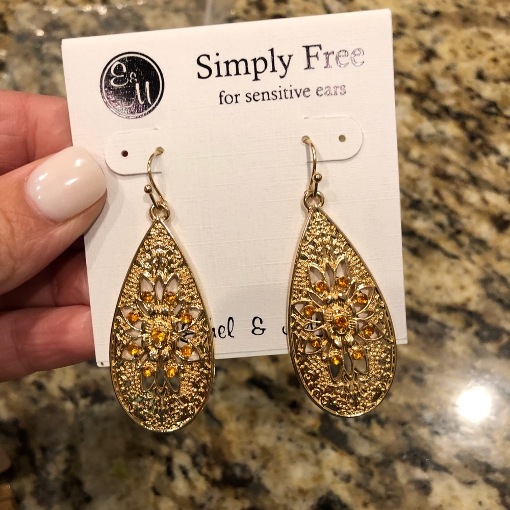 Boutique gold dangle earrings